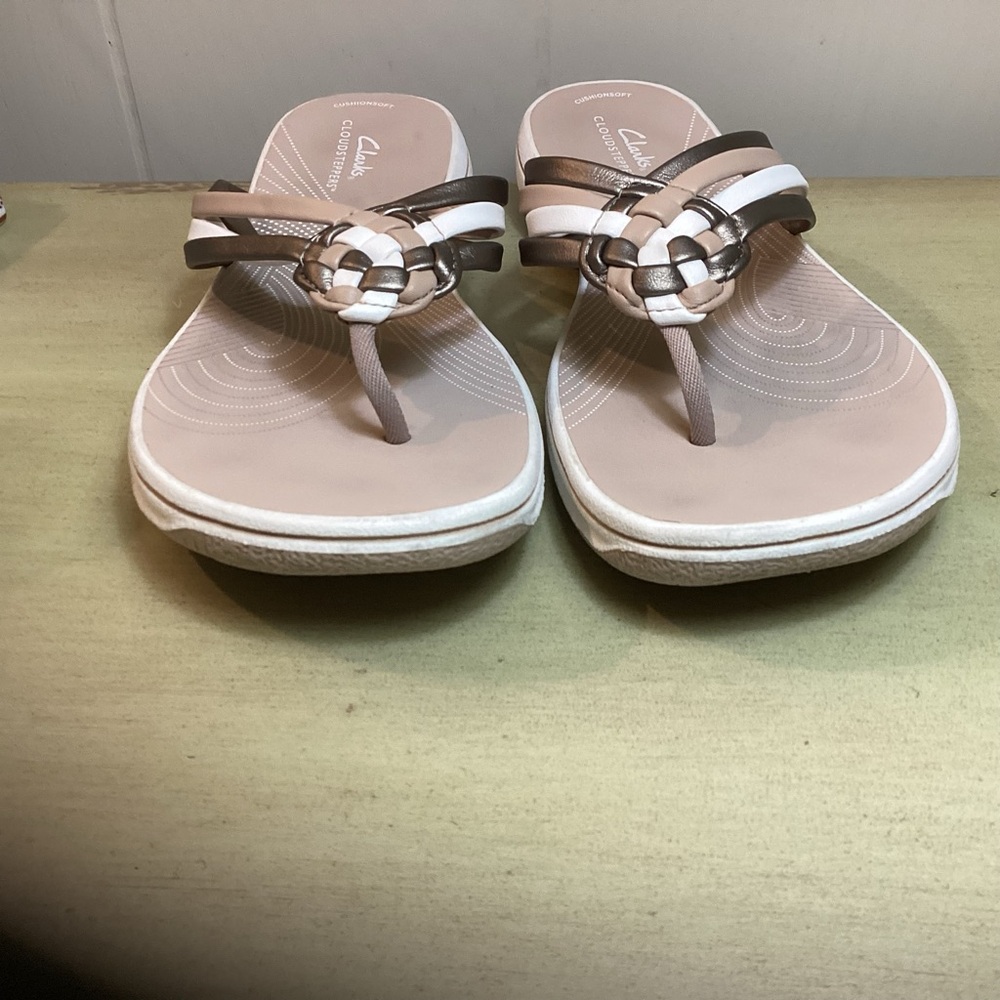 Clarks Cloudsteppers Women's Cream and Brown Sandals sz10